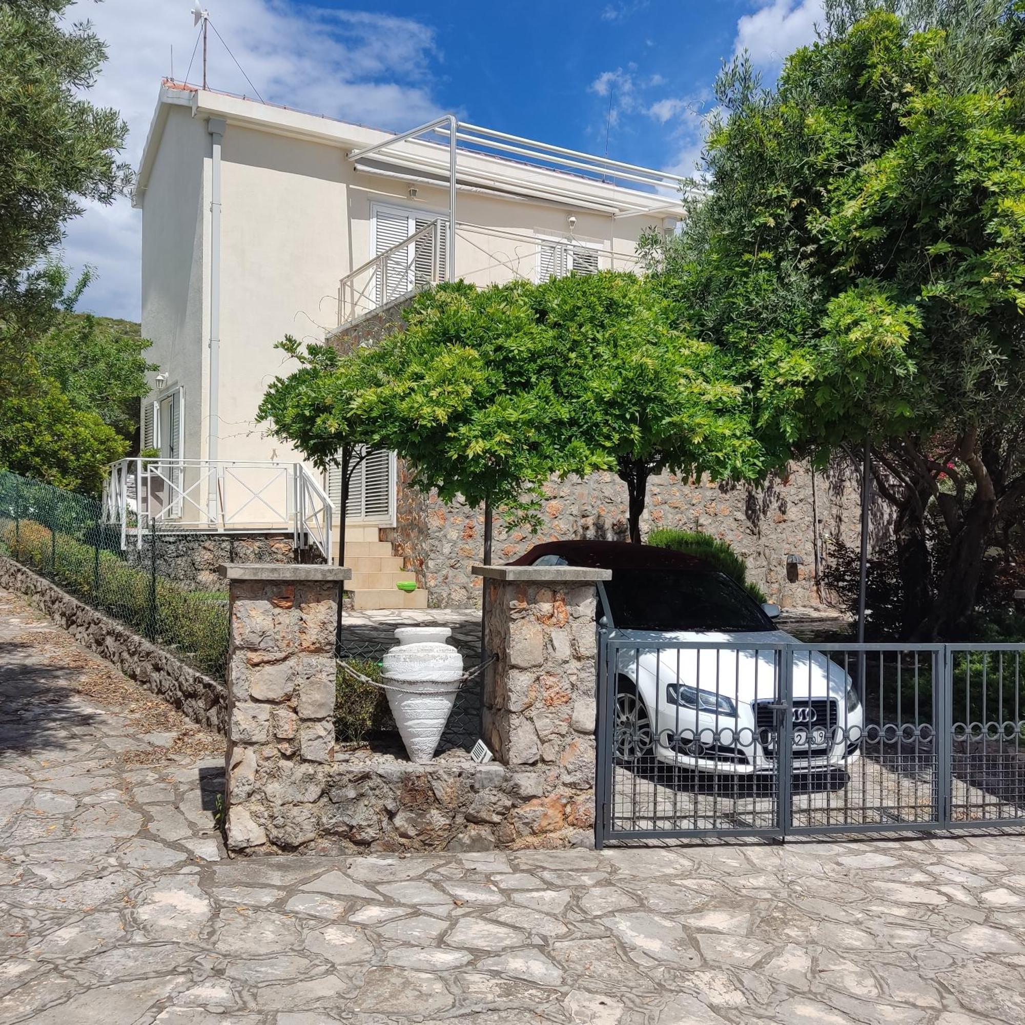 Ferienhaus Suntime 7 Tivat