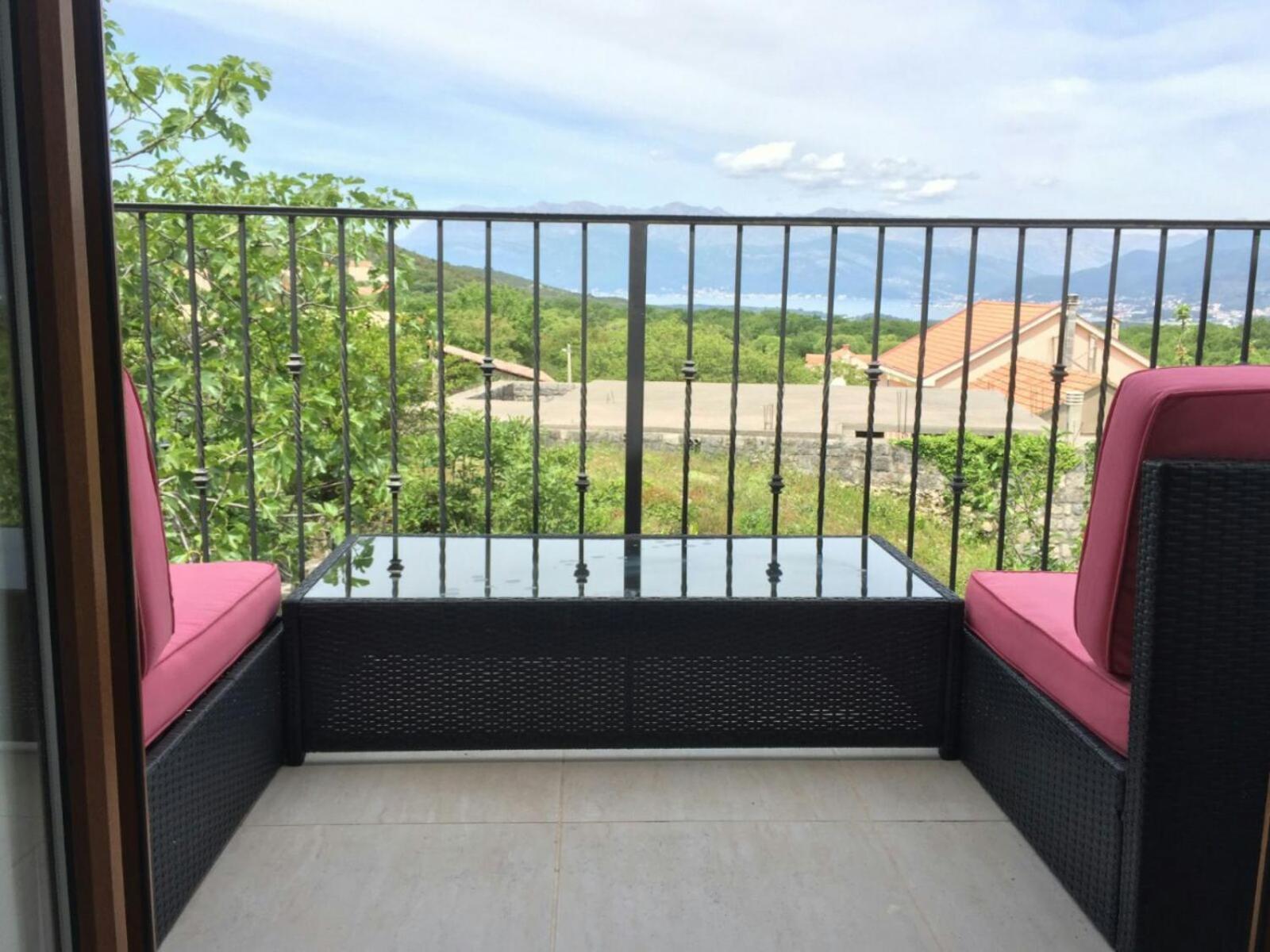 Suntime 7 Ferienhaus Tivat